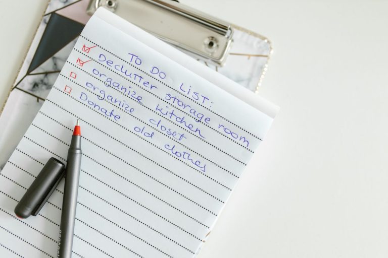 Liste pour Désencombrer sa Maison : 60+ Choses à Trier et Jeter